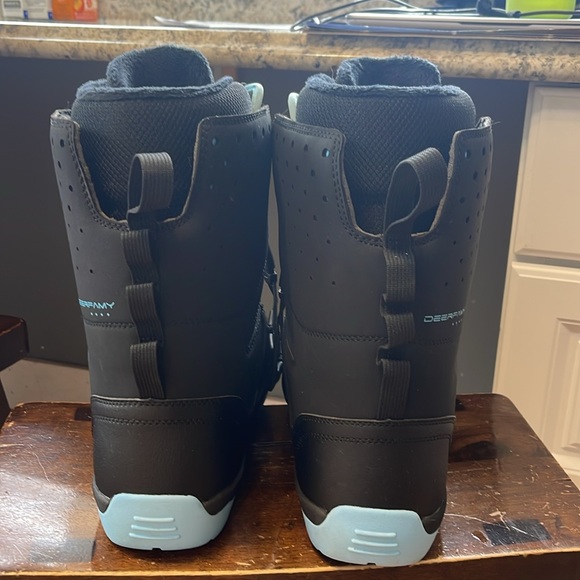 Women’s Deerfamy Snowboard Boots - Picture 2 of 3
